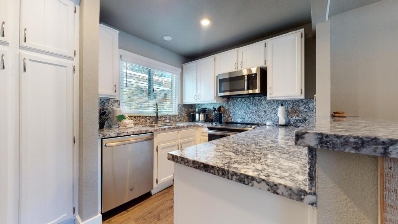 Apartment Mammoth Creek #9 *